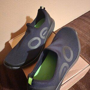 BLACK OOFOS SIZE  13